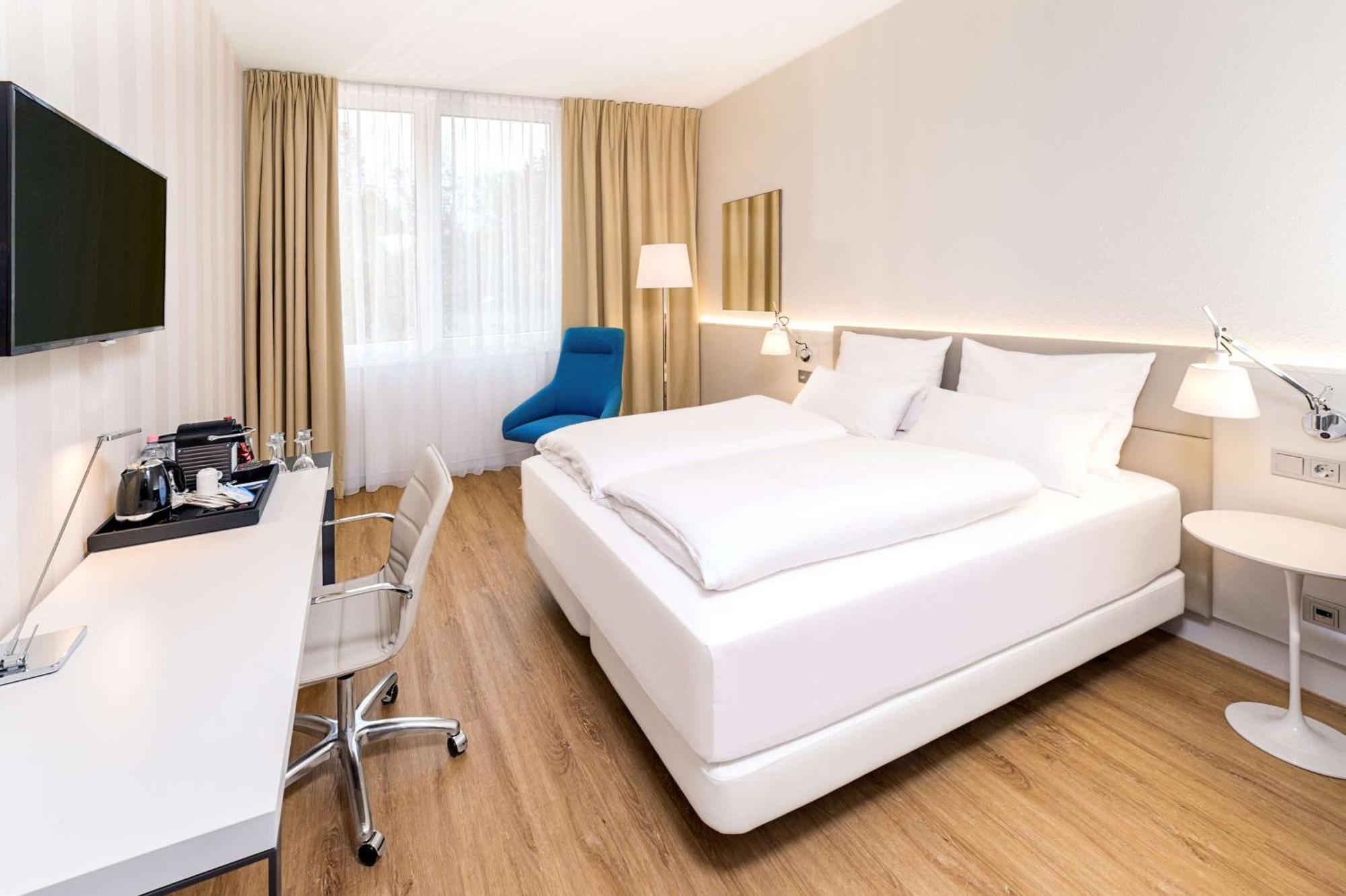 Staying Near Mannheim-Viernheim Golf Club: 4 Hotels Compared