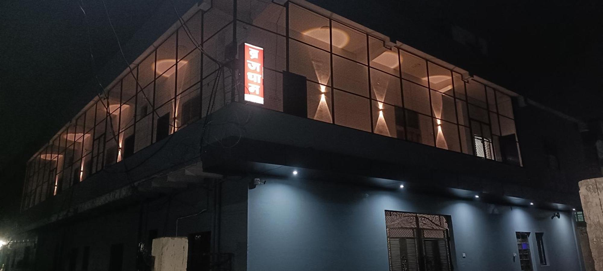 4 Smart 3-Star Hotels Near Chhatikara Worth Booking