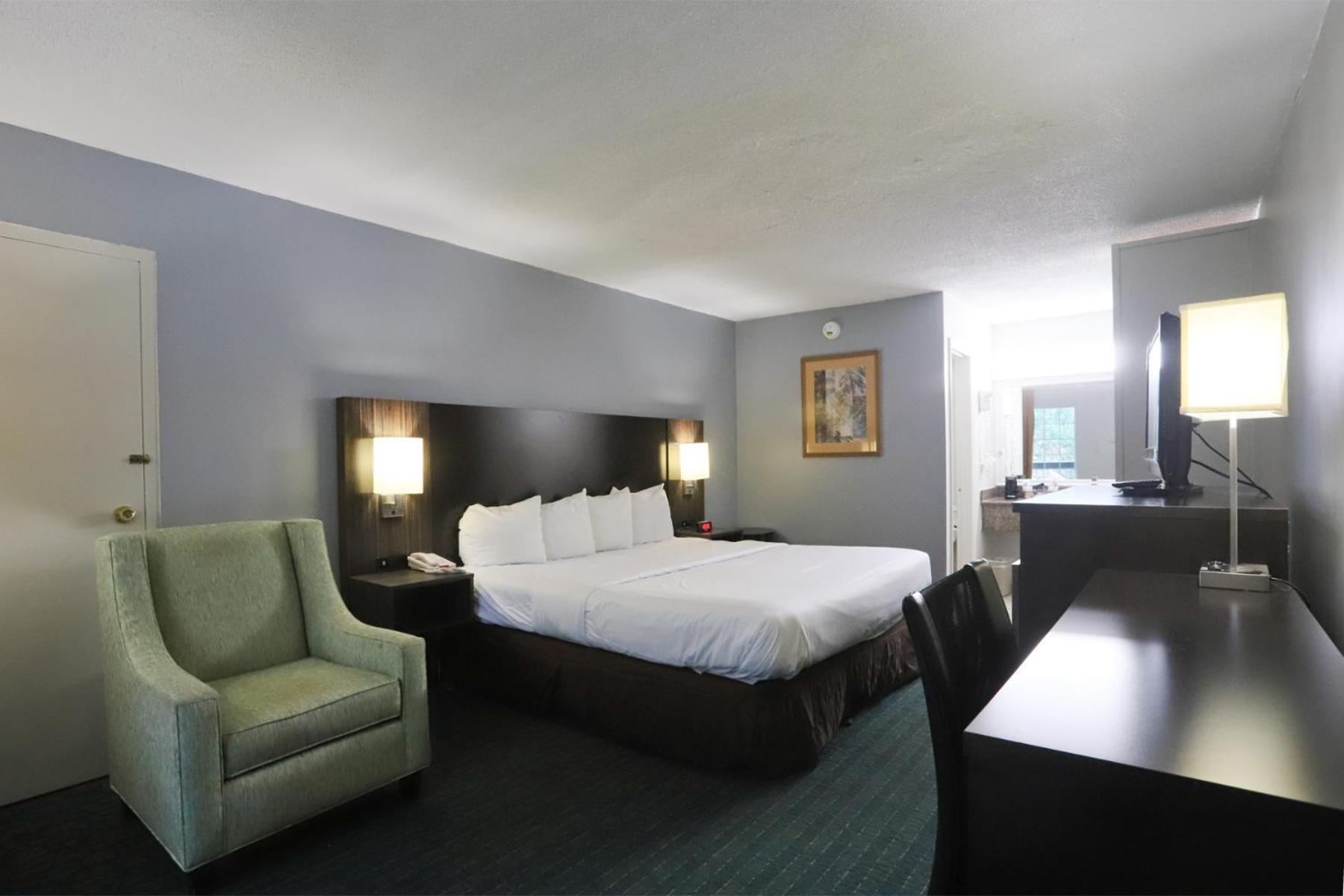 Staying Near Haywood Mall: 4 Budget Hotels Compared