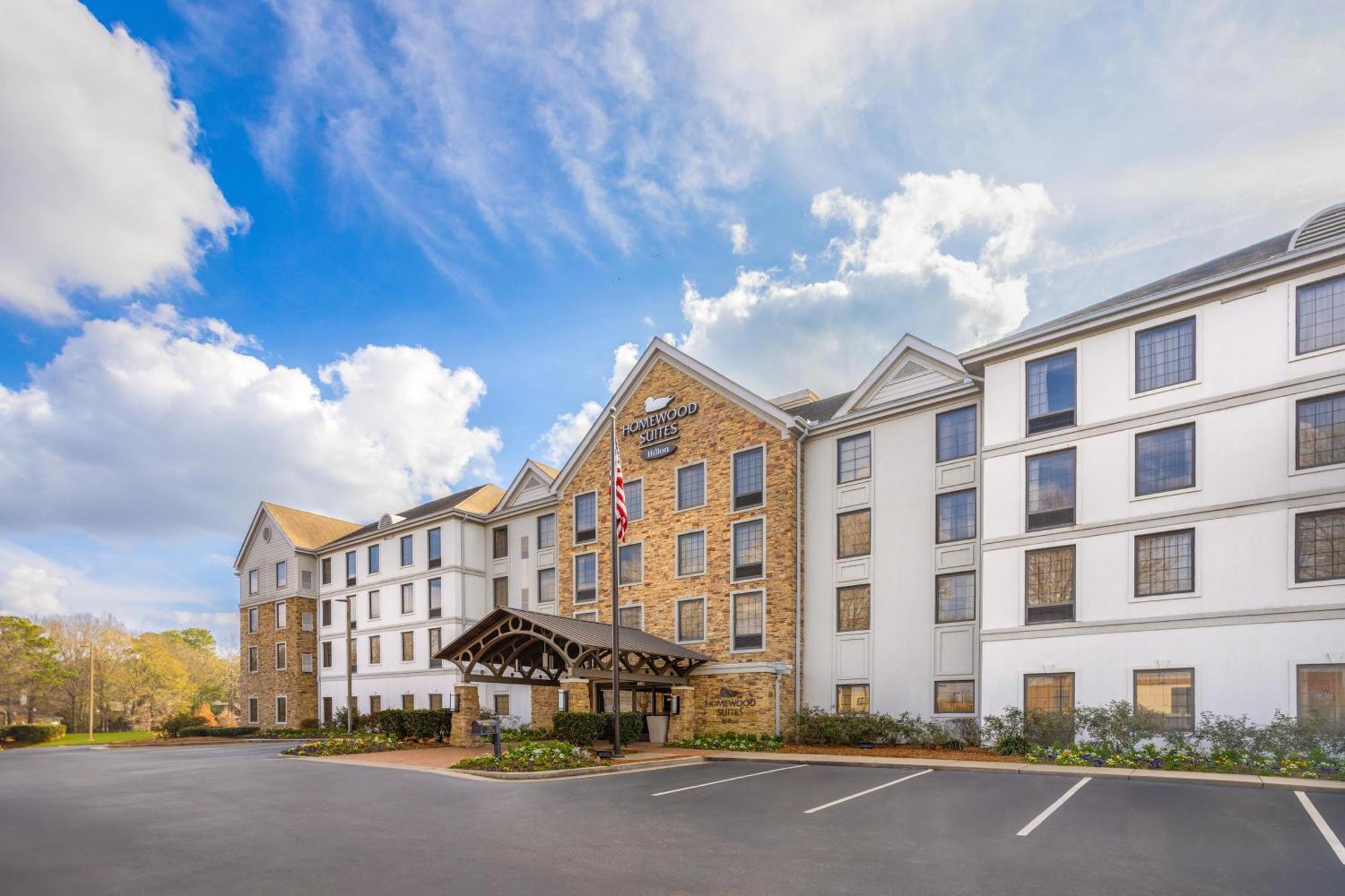 4 Smart Business Hotels Near Shakespeare Gardens Worth Booking