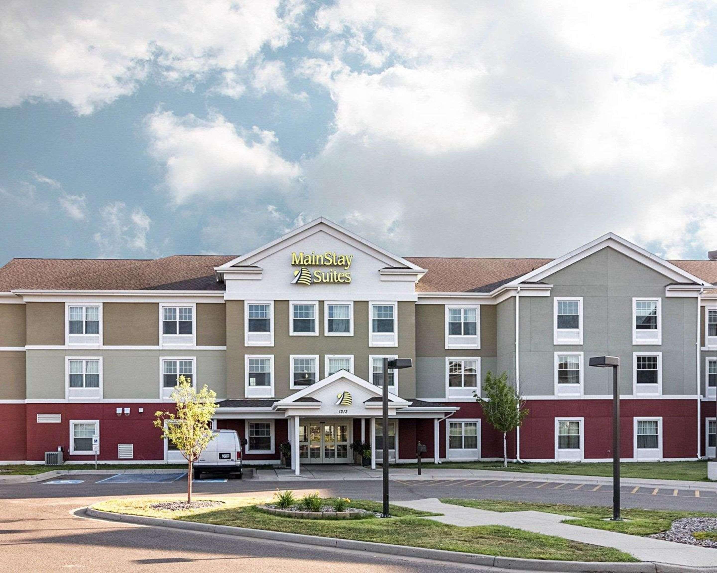 7 Top-Rated Airport Hotels in North Dakota Worth Booking