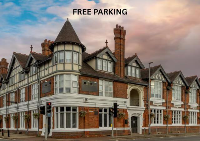 Where to Stay Near Abington Park Museum: 4 Design Hotels Ranked
