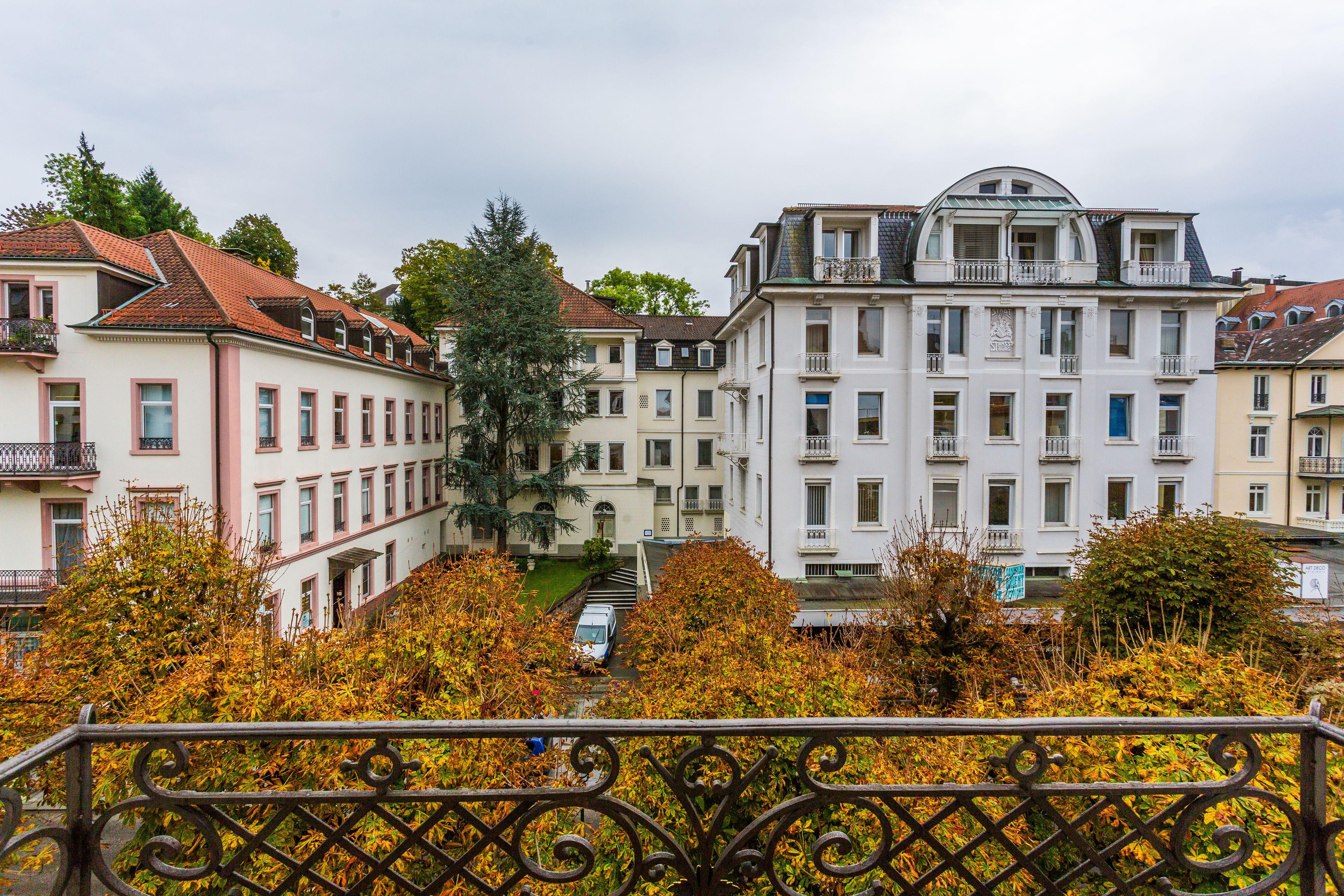 Staying Near Kunstmuseum Gehrke Remund: 6 Central Hotels Compared