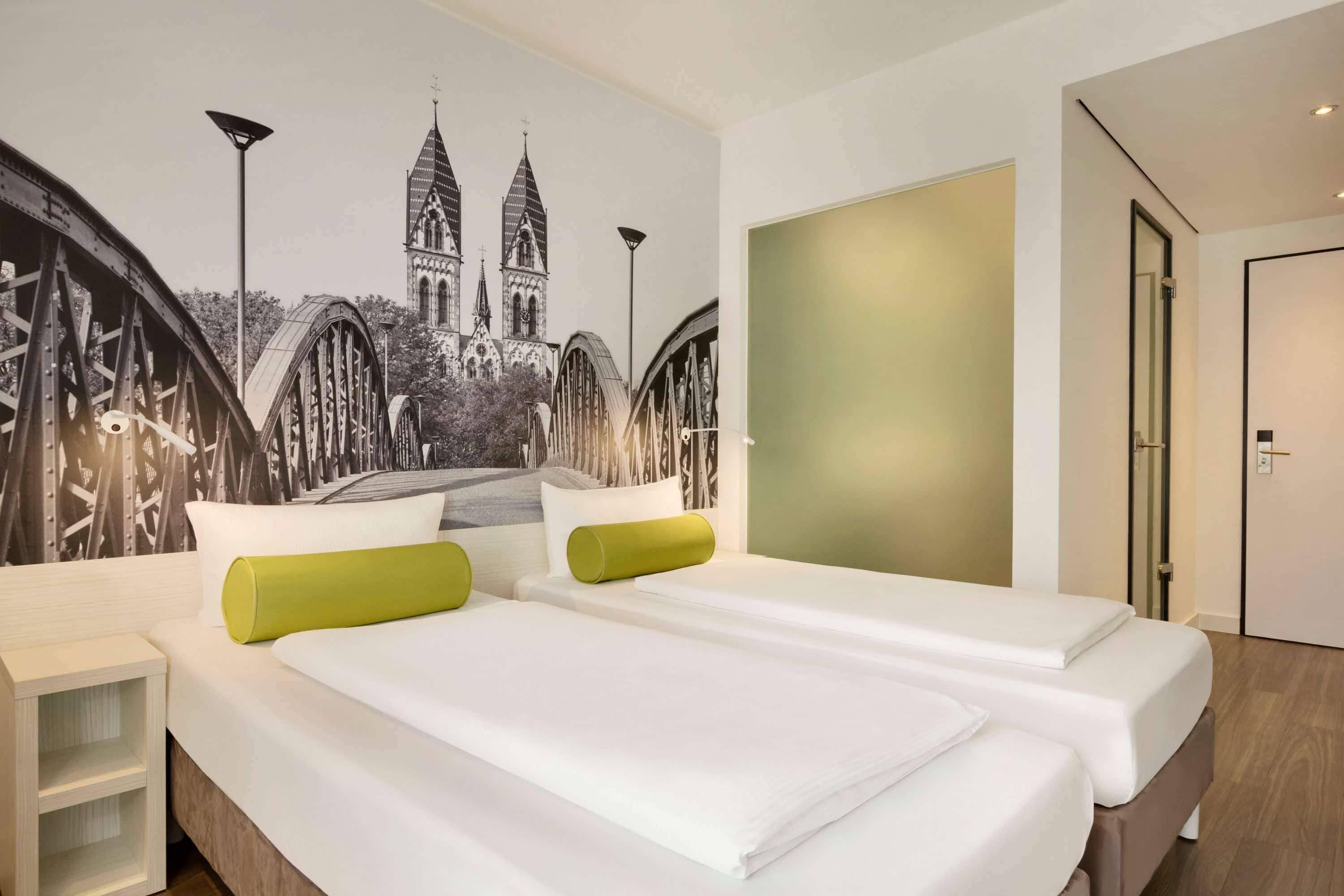 2 Hotels Near Pfarrämter Neuershausen Bernhardussaal Worth Booking