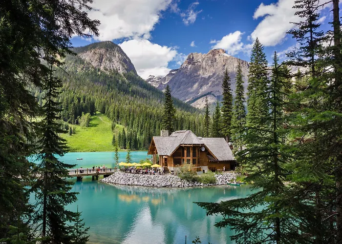 Why Late Arrival Should Decide Your British Columbia Hotel